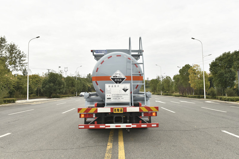 19方天錦前四后八腐蝕品罐式車